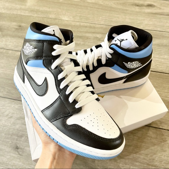 Air Jordan 1 Mid Women’s Black University Blue - Picture 3 of 9